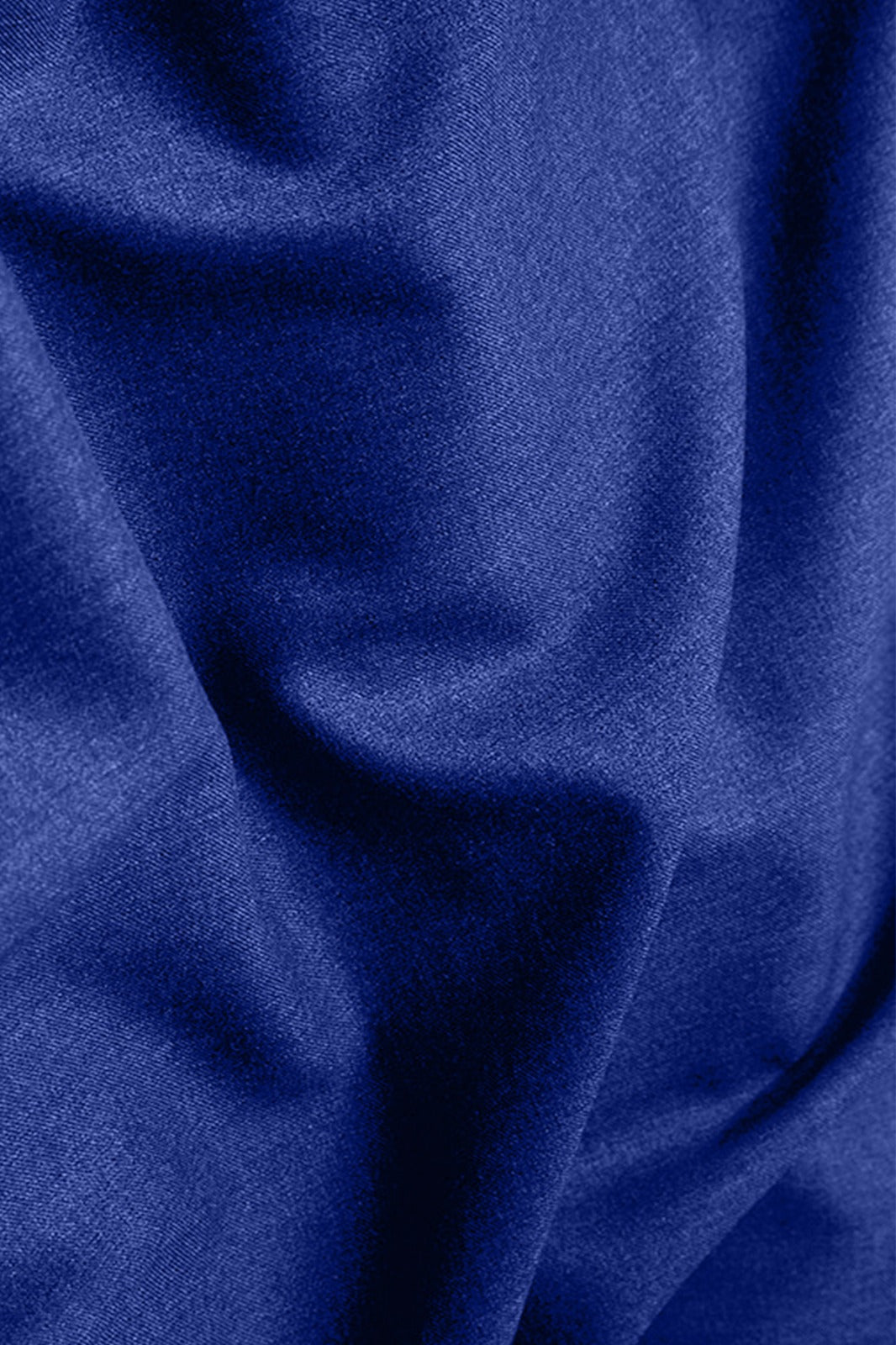 Tailor styling a client in a custom suit – bespoke menswear experience